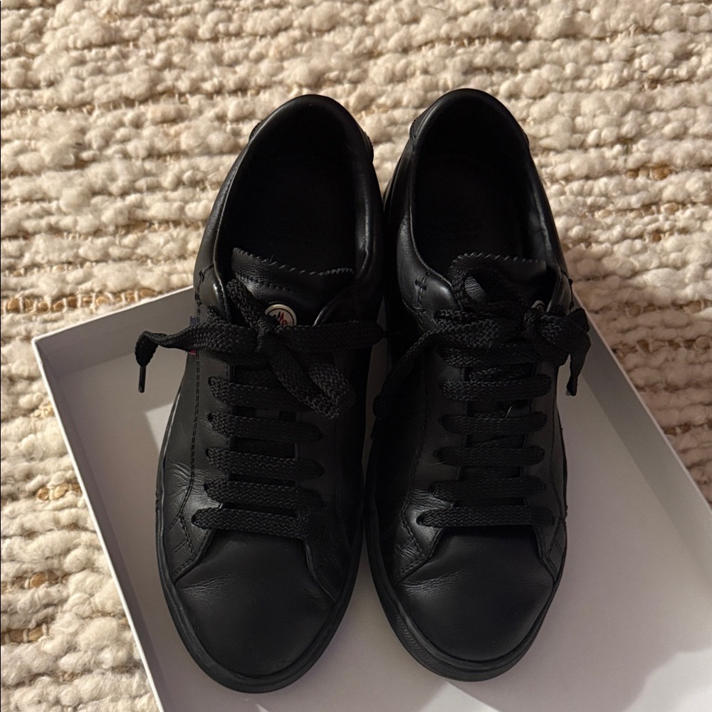 ♥️ NWB Moncler Low top black sneakers leather